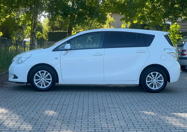 Toyota Verso cena 39900 przebieg: 200000, rok produkcji 2013 z Jasień małe 631